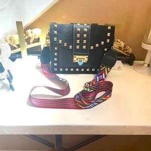 NWOT CLAUDIA G BETTY BLACK SHOULDER BAG WITH CAMERA STRAP